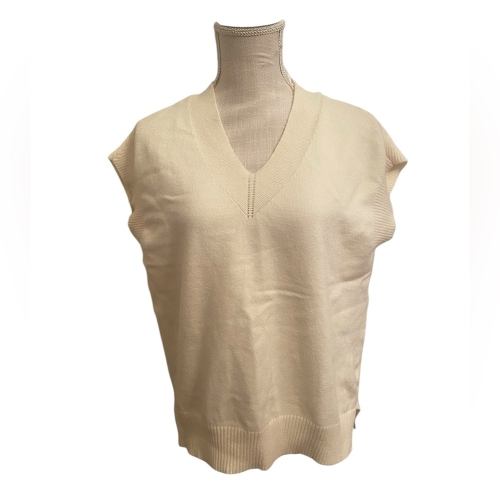 Womens sweater vest Cyrus brand cream color size medium